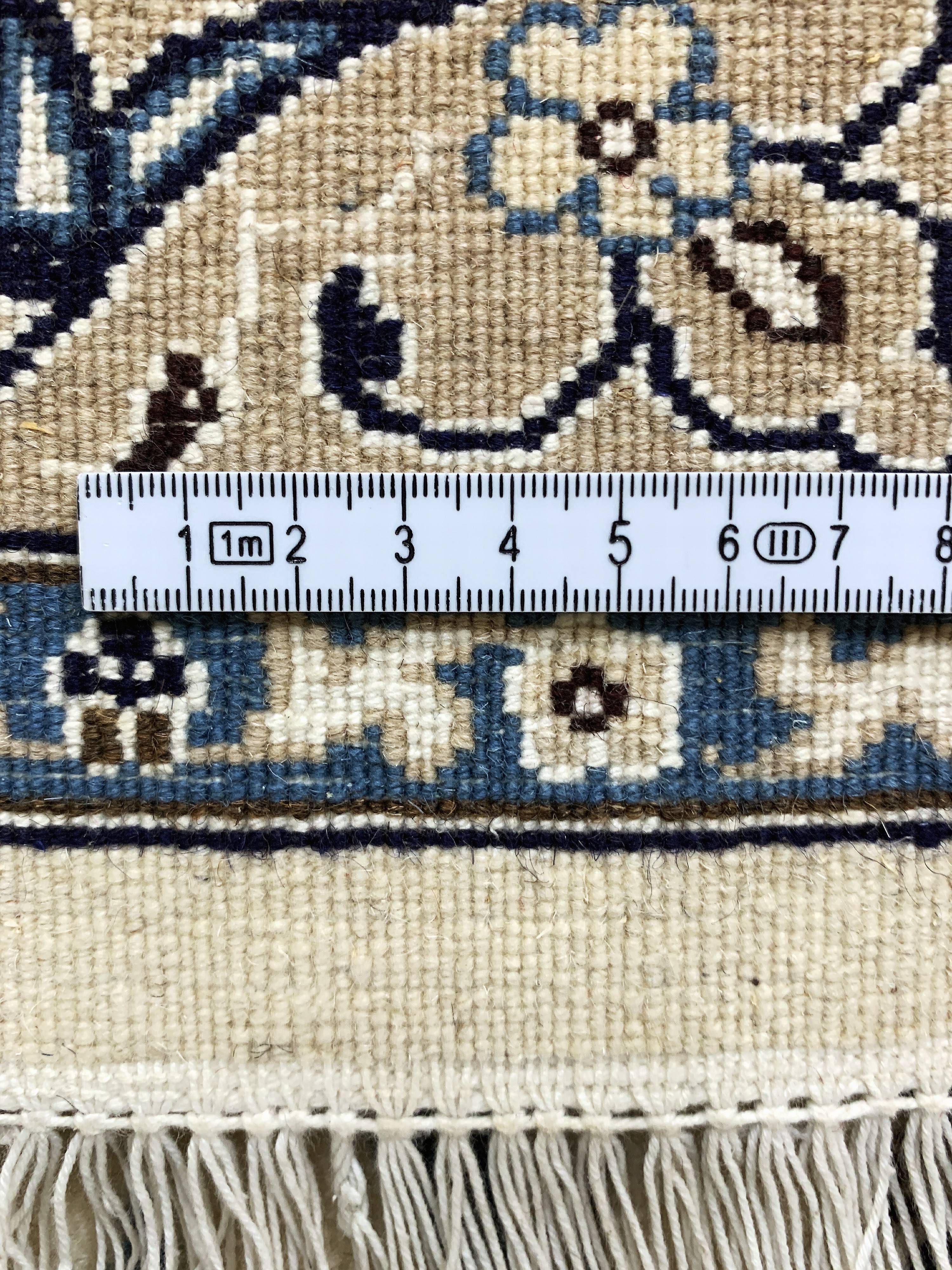 Detail i: Nain fein(9 La), Persien, Ende 20.Jhd, Korkwolle mit Seide, ca. 347 x 254 cm, Reinigungsbedürftig, EHZ: 2