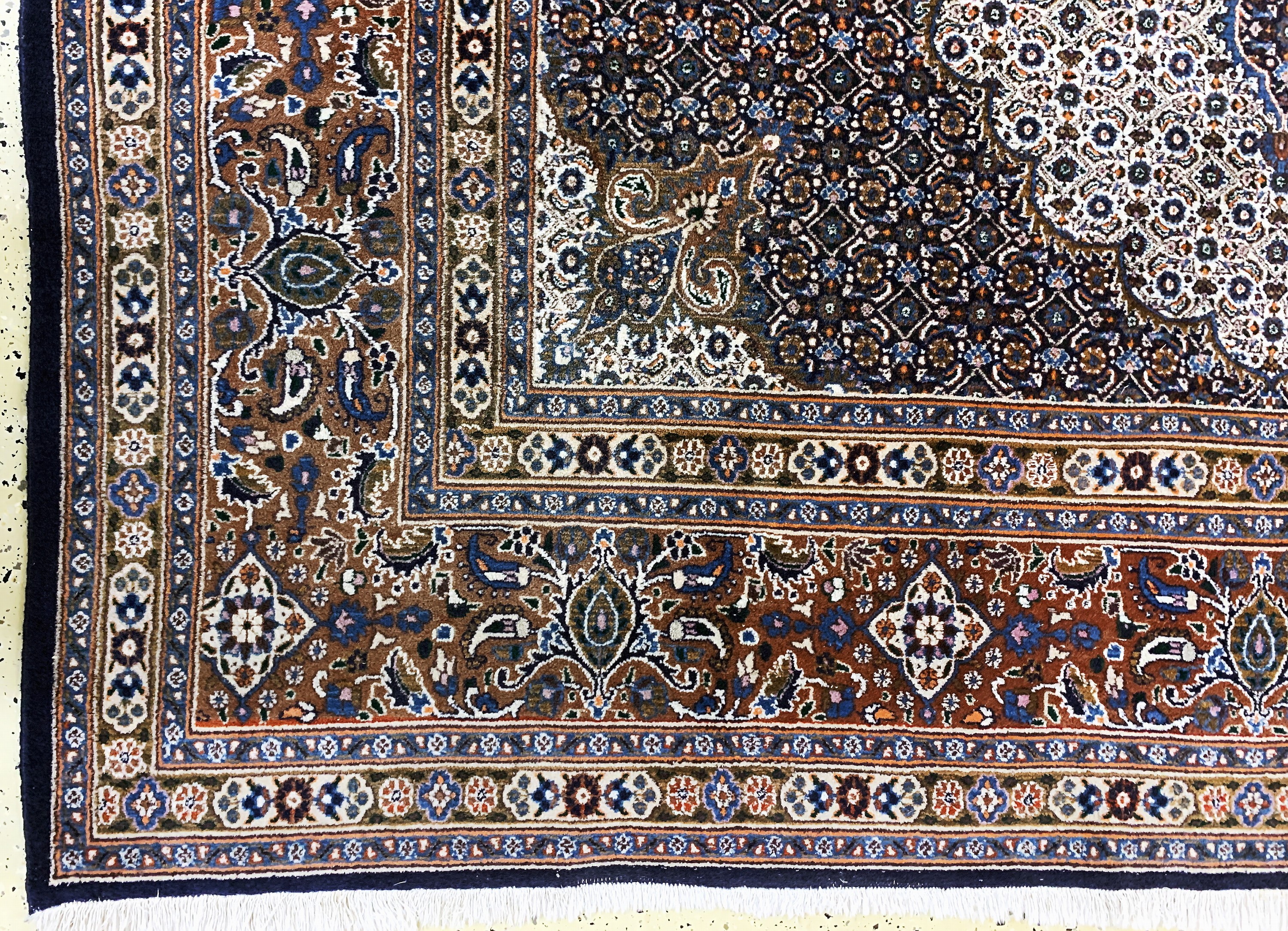 Detail b: Mud, Persien, Ende 20.Jhd, Wolle auf Baumwolle, ca. 342 x 247 cm, leicht verblasst,EHZ: 2
