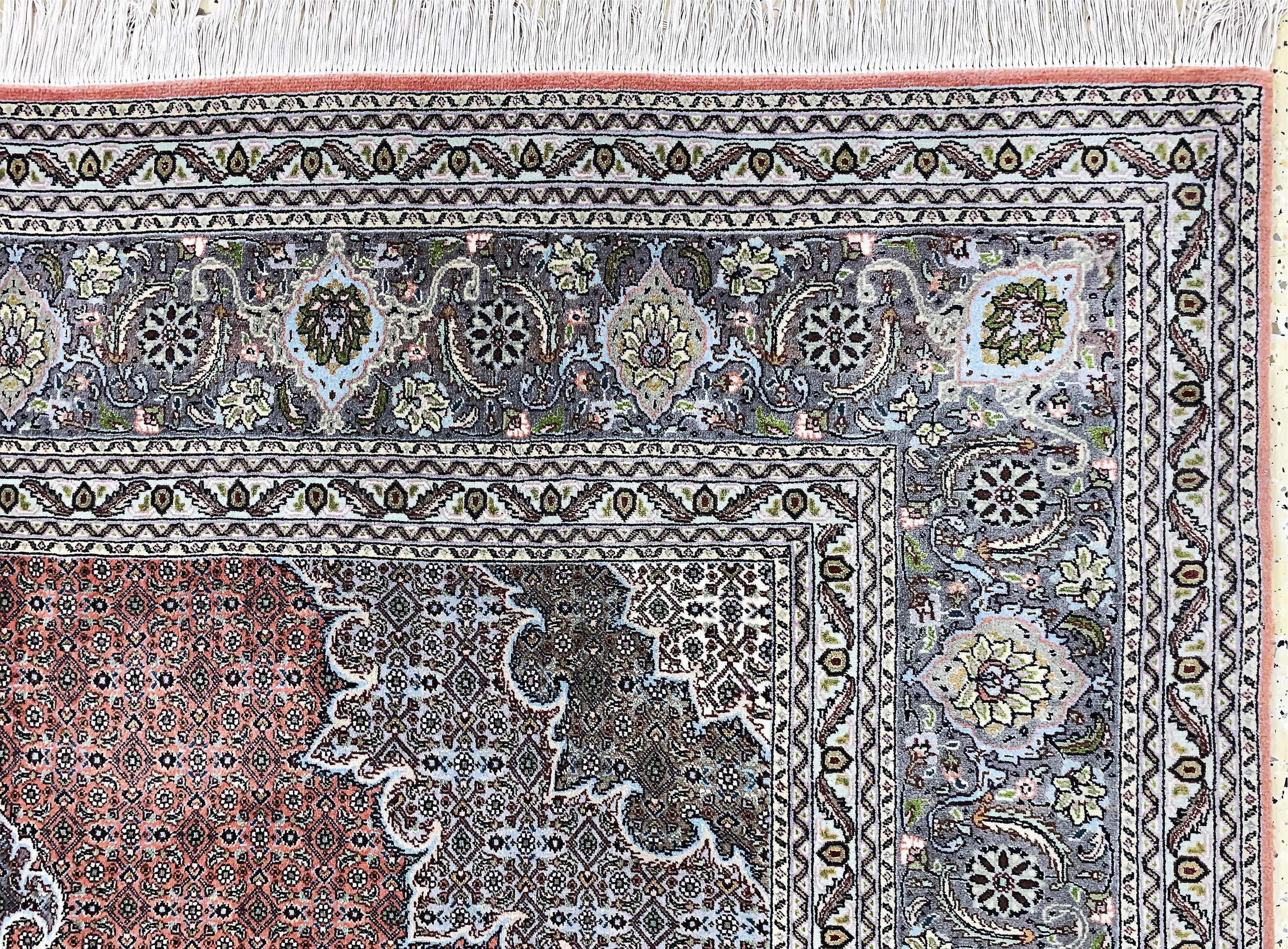 Detail d: Täbriz fein(50 Raj), Persien, Ende 20.Jhd, Korkwolle mit Seide, ca. 210 x 200 cm, ca. 500.000 Kn/qm, EHZ: 1-2