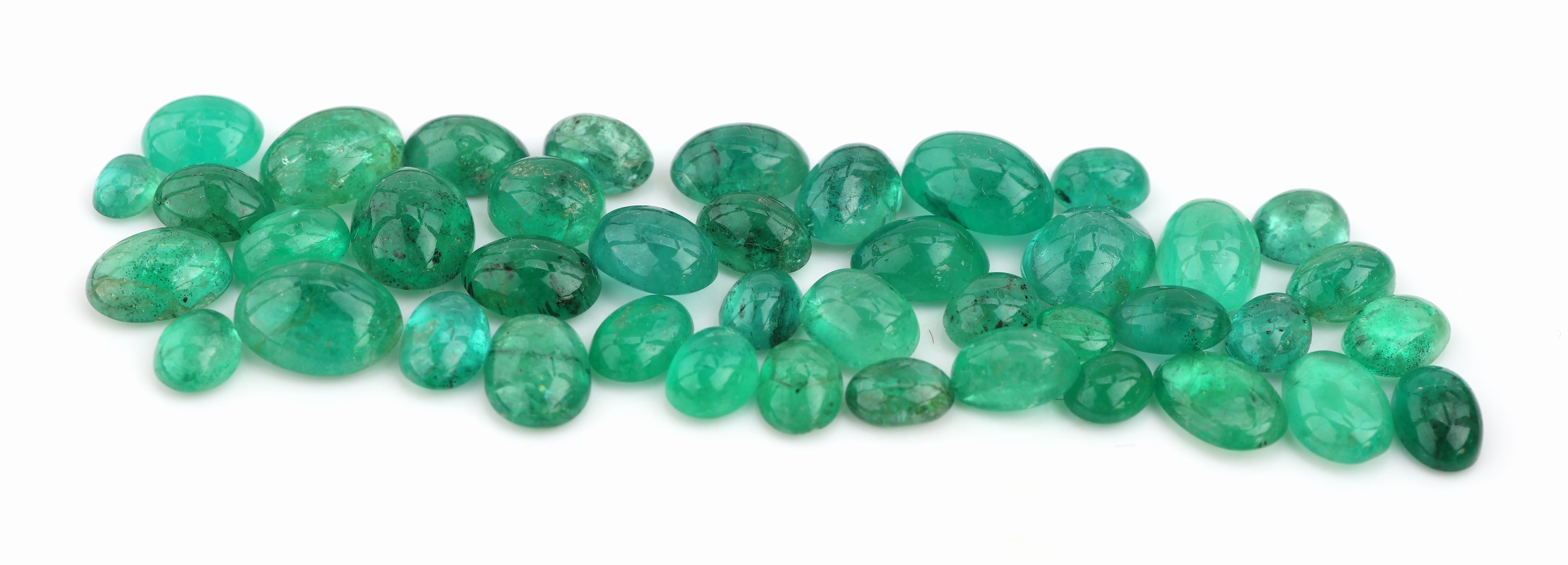 Image 27142266 - Lot lose Smaragd-Cabochons, zus. ca. 25.41 ct,versch. Größen und Formen Schätzpreis: ...