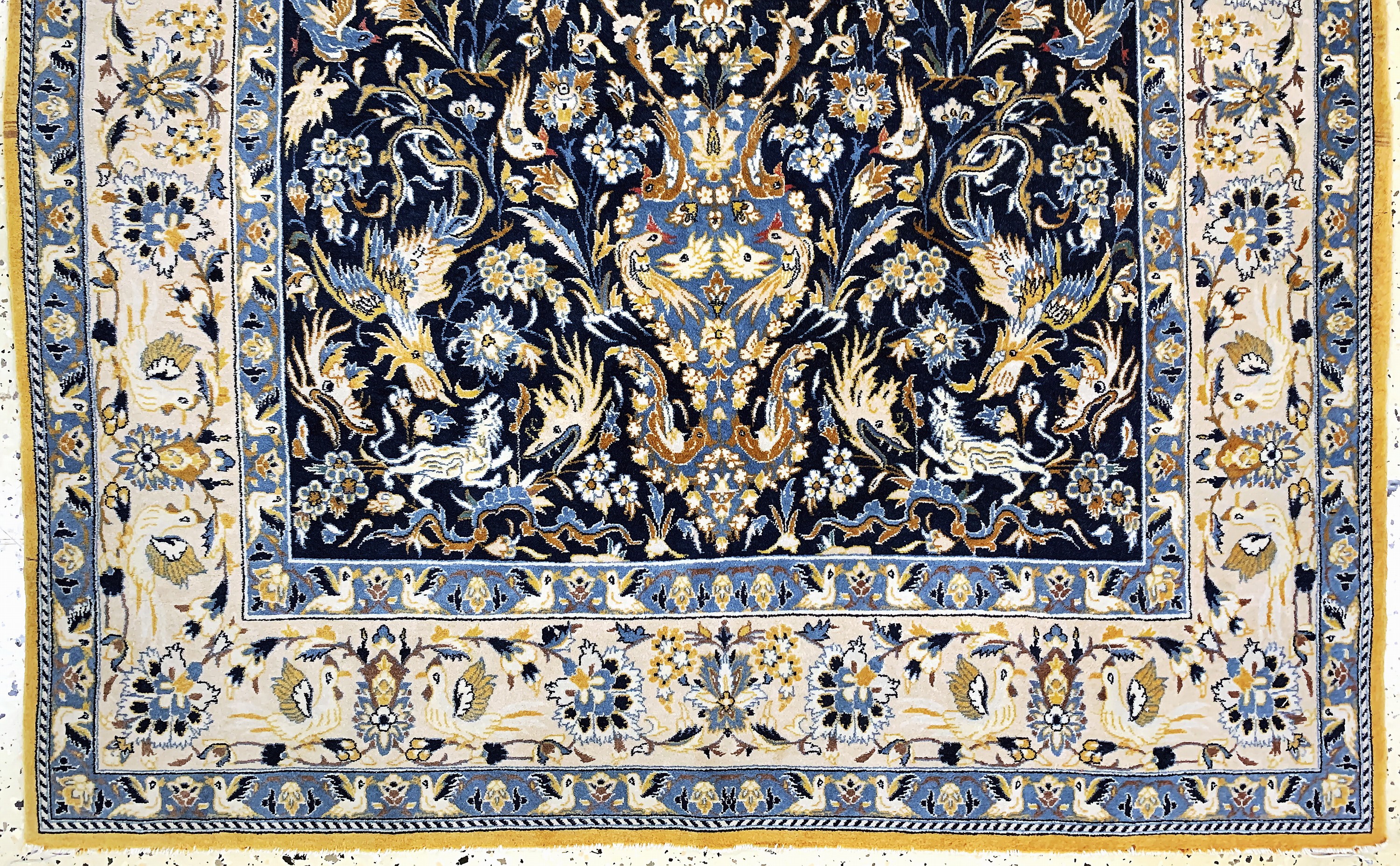 Detail c: Esfahan fein, Persien, Mitte 20.Jhd, Korkwolle auf Seide, ca. 162 x 110 cm, EHZ: 2,(abschlüsse offen)
