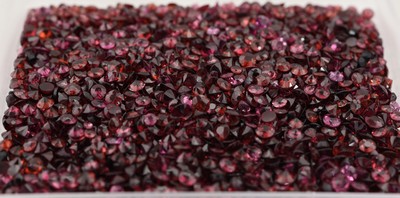 27142218a - Lot lose Granate, zus. ca. 302.80 ct, versch. Schliffformen, Größen und Farben