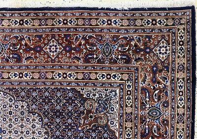 27142246f - Mud, Persien, Ende 20.Jhd, Wolle auf Baumwolle, ca. 342 x 247 cm, leicht verblasst,EHZ: ...