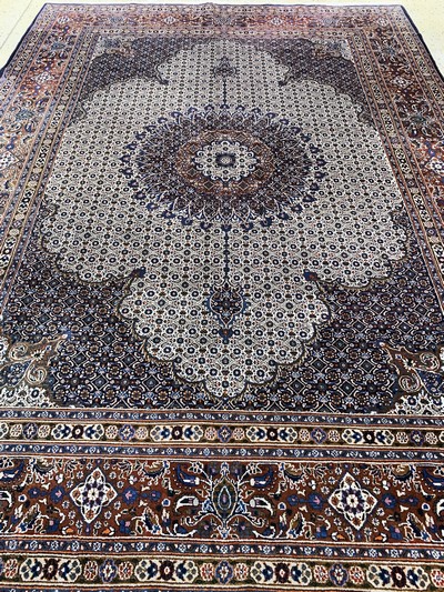 27142246h - Mud, Persien, Ende 20.Jhd, Wolle auf Baumwolle, ca. 342 x 247 cm, leicht verblasst,EHZ: ...