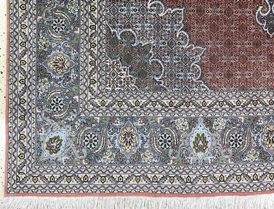 27142249b - Täbriz fein(50 Raj), Persien, Ende 20.Jhd, Korkwolle mit Seide, ca. 210 x 200 cm, ca. ...