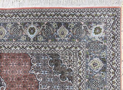 27142249d - Täbriz fein(50 Raj), Persien, Ende 20.Jhd, Korkwolle mit Seide, ca. 210 x 200 cm, ca. ...