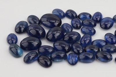 27142275b - Lot lose Saphire, zus. ca. 45.30 ct, Cabochonsin versch. Größen und Formen ...