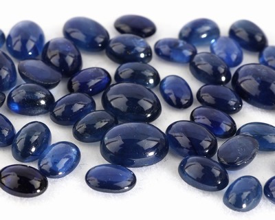 27142288a - Lot lose Saphire, zus. ca. 41.91 ct, ovale Cabochons in versch. Größen und Farbnuancen ...