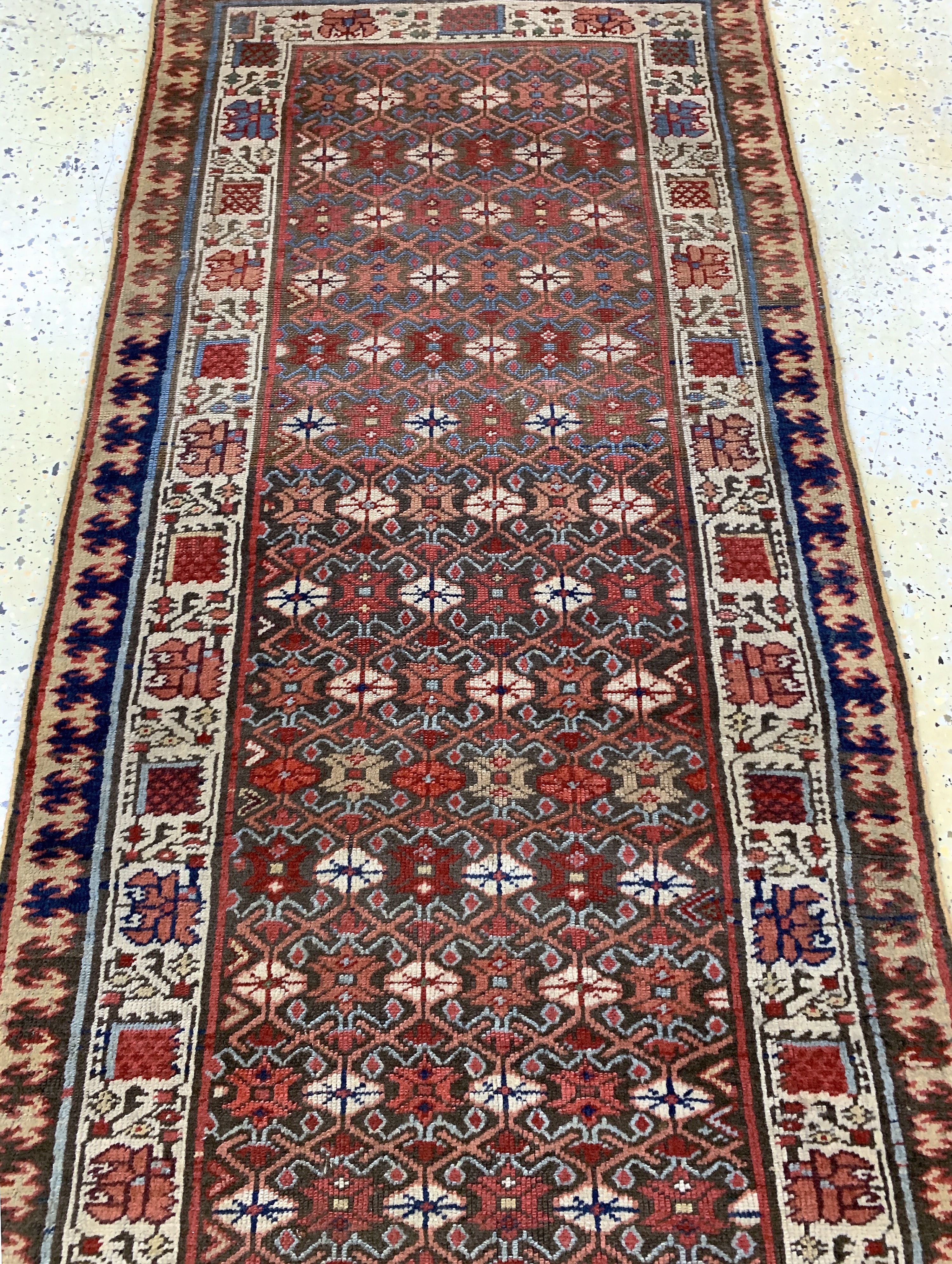 Detail e: Karabagh Kazak antik, Kaukasus, 19.Jhd, Wolle auf Wolle, ca. 320 x 78 cm, restauriert,EHZ:2-3(leicht verfärbt)