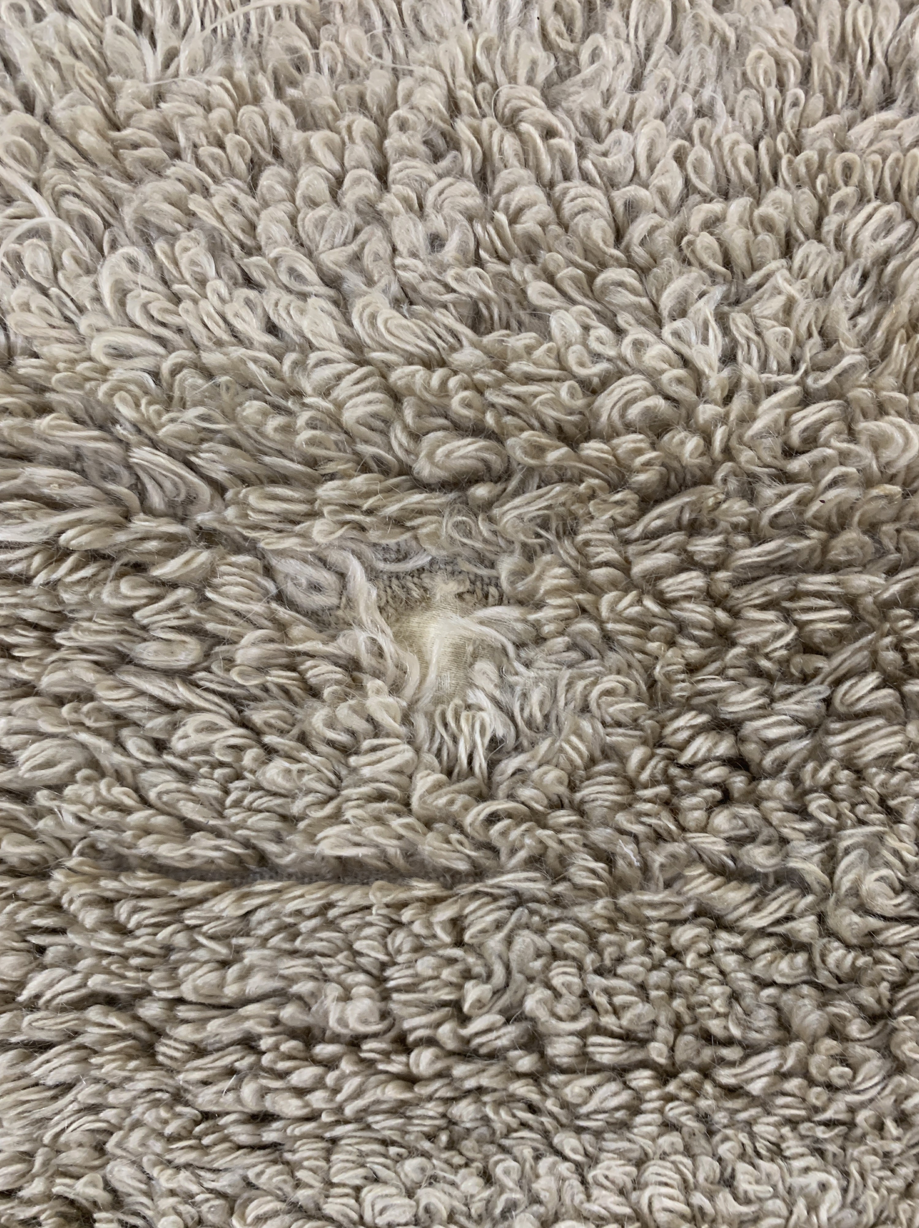 Detail g: "Tülü"Schlafteppich, Türkei, Anfang 20.Jhd,Wolle auf Wolle, ca. 210 x 150 cm, EHZ: 2, (geflicktes Loch)