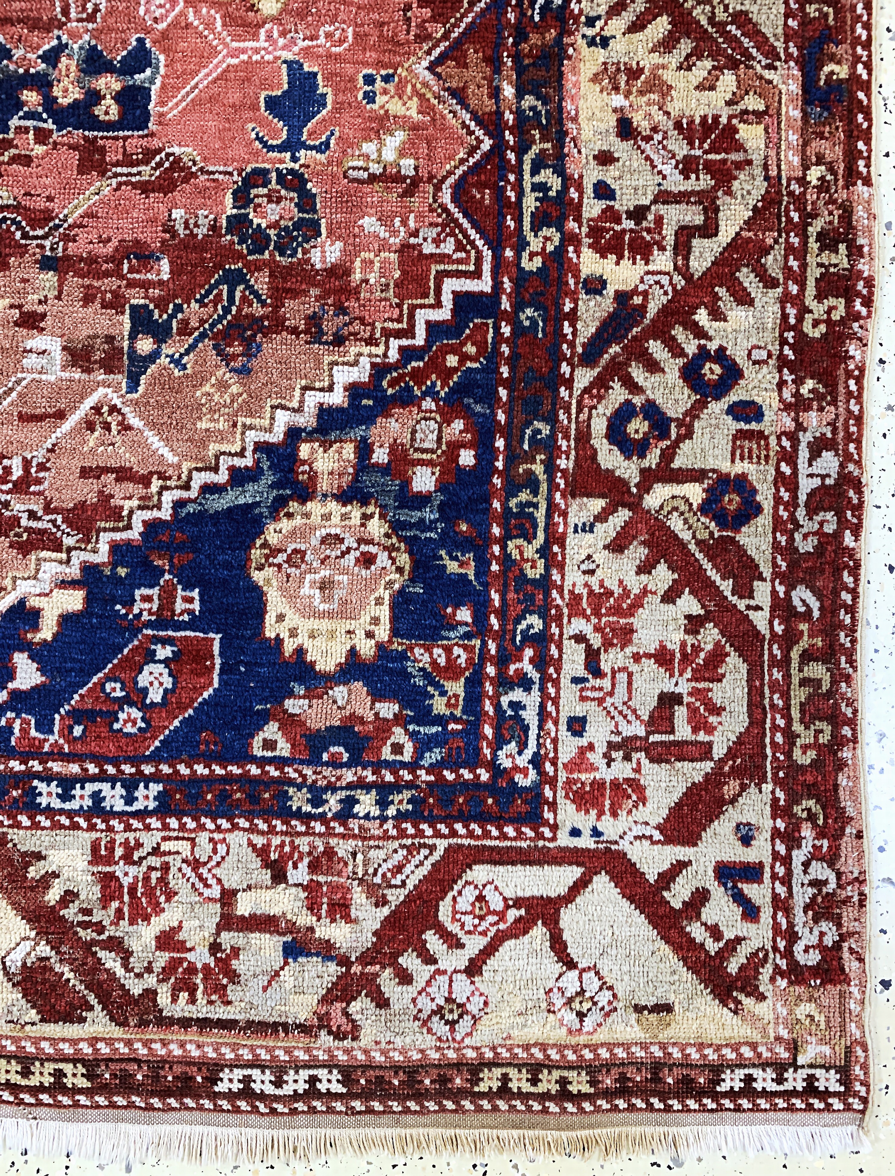 Detail a: Kula antik, Türkei, 19.Jhd, Wolle auf Wolle, ca. 170 x 150 cm, EHZ: 2-3, (grossflächig restauriert)