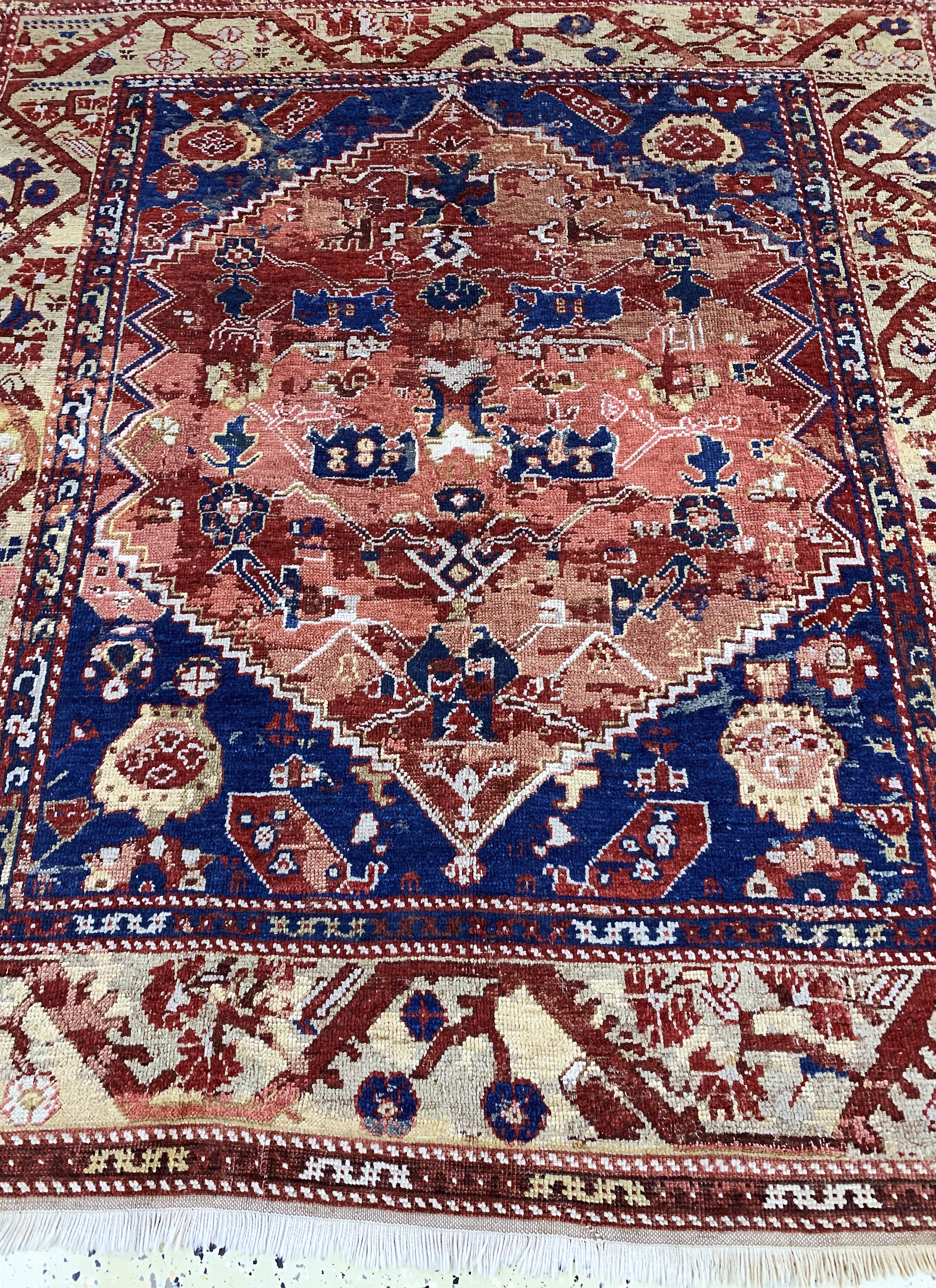 Detail g: Kula antik, Türkei, 19.Jhd, Wolle auf Wolle, ca. 170 x 150 cm, EHZ: 2-3, (grossflächig restauriert)
