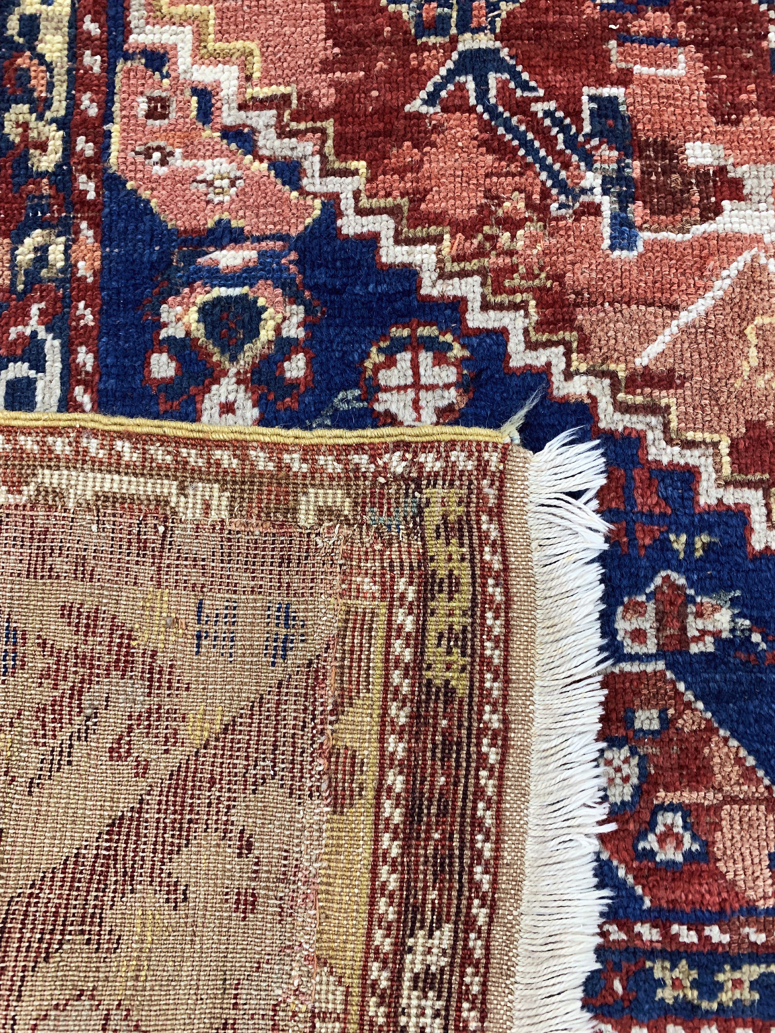 Detail h: Kula antik, Türkei, 19.Jhd, Wolle auf Wolle, ca. 170 x 150 cm, EHZ: 2-3, (grossflächig restauriert)