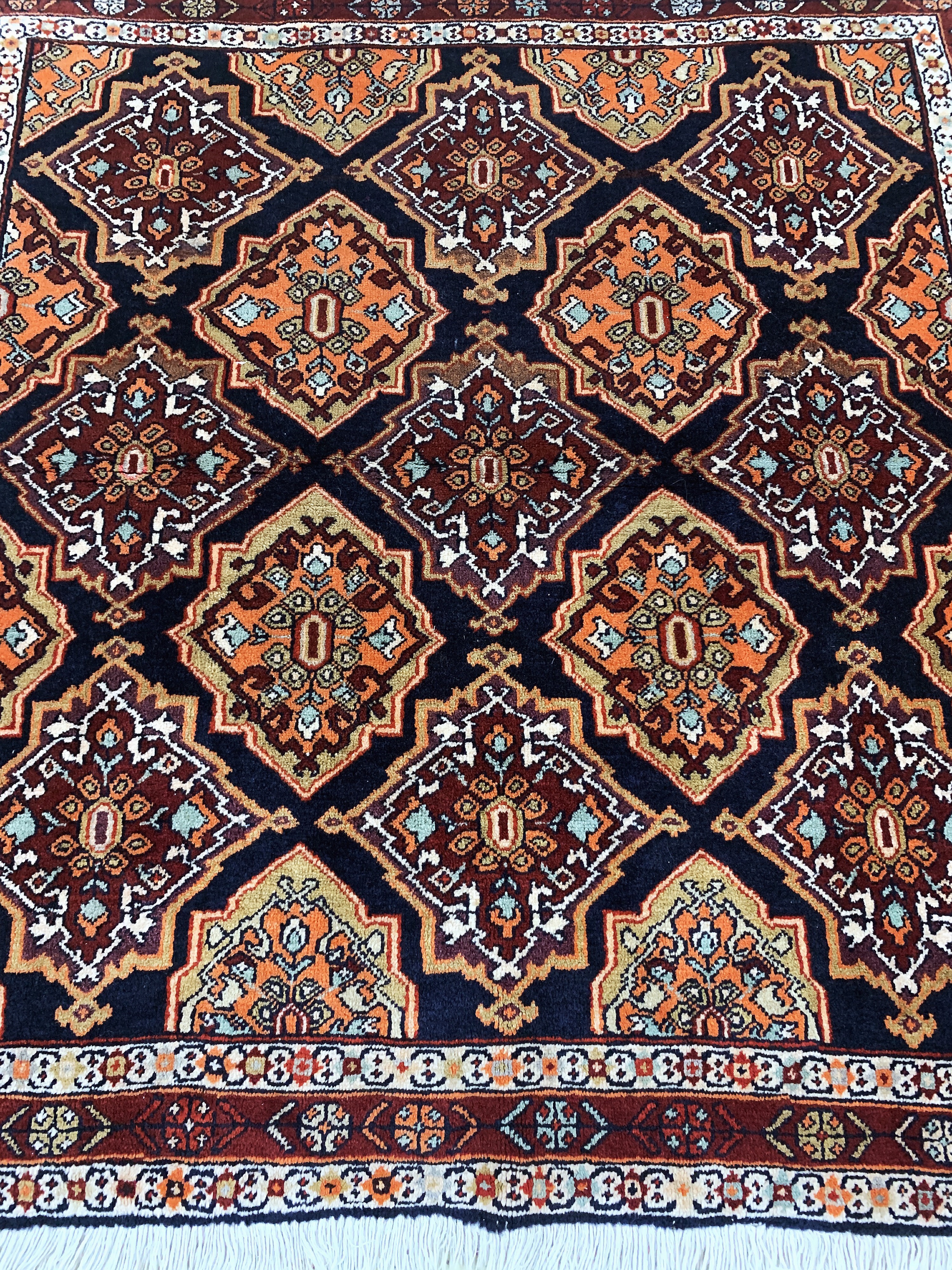 Detail e: Meschgin, Persien, Mitte 20.Jhd, Wolle auf Baumwolle, ca. 140 x 140 cm, EHZ: 2