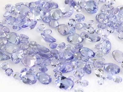27142314a - Lot lose Tansanite, zus. ca. 11.79 ct, versch.Schliffformen und Größen Schätzpreis: ...