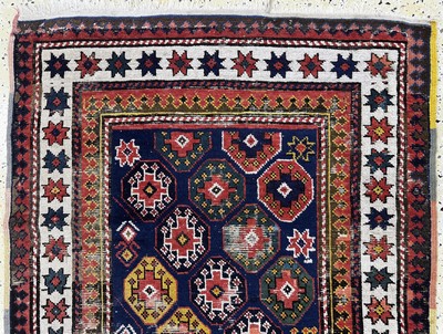 27142349a - Kazak antik, Kaukasus, 19.Jhd, Wolle auf Wolle, ca. 225 x 100 cm, EHZ: 3(restauriert) ...