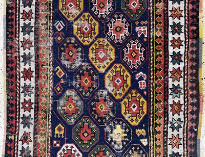 27142349b - Kazak antik, Kaukasus, 19.Jhd, Wolle auf Wolle, ca. 225 x 100 cm, EHZ: 3(restauriert) ...