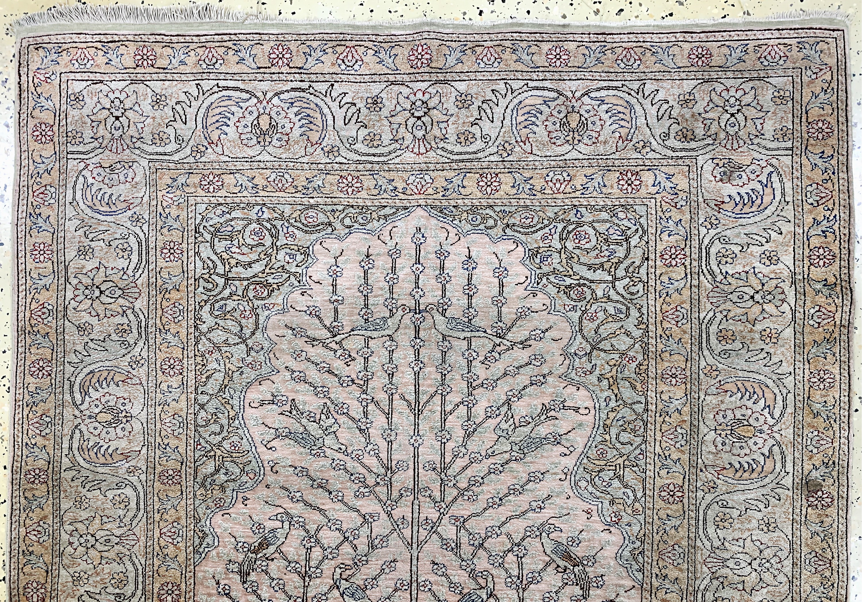 Detail b: Seiden Kayseri, Türkei, Mitte 20.Jhd, reineNaturseide, ca. 160 x 107 cm, Reinigungsbedürftig, EHZ: 2