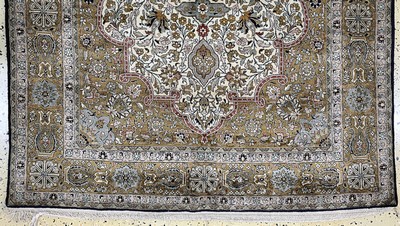 27142429c - Ghom Seide, Persien, Mitte 20.Jhd, reine Naturseide, ca. 210 x 133 cm, EHZ: 2 ...