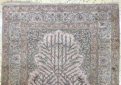 27142449b - Seiden Kayseri, Türkei, Mitte 20.Jhd, reineNaturseide, ca. 160 x 107 cm, ...