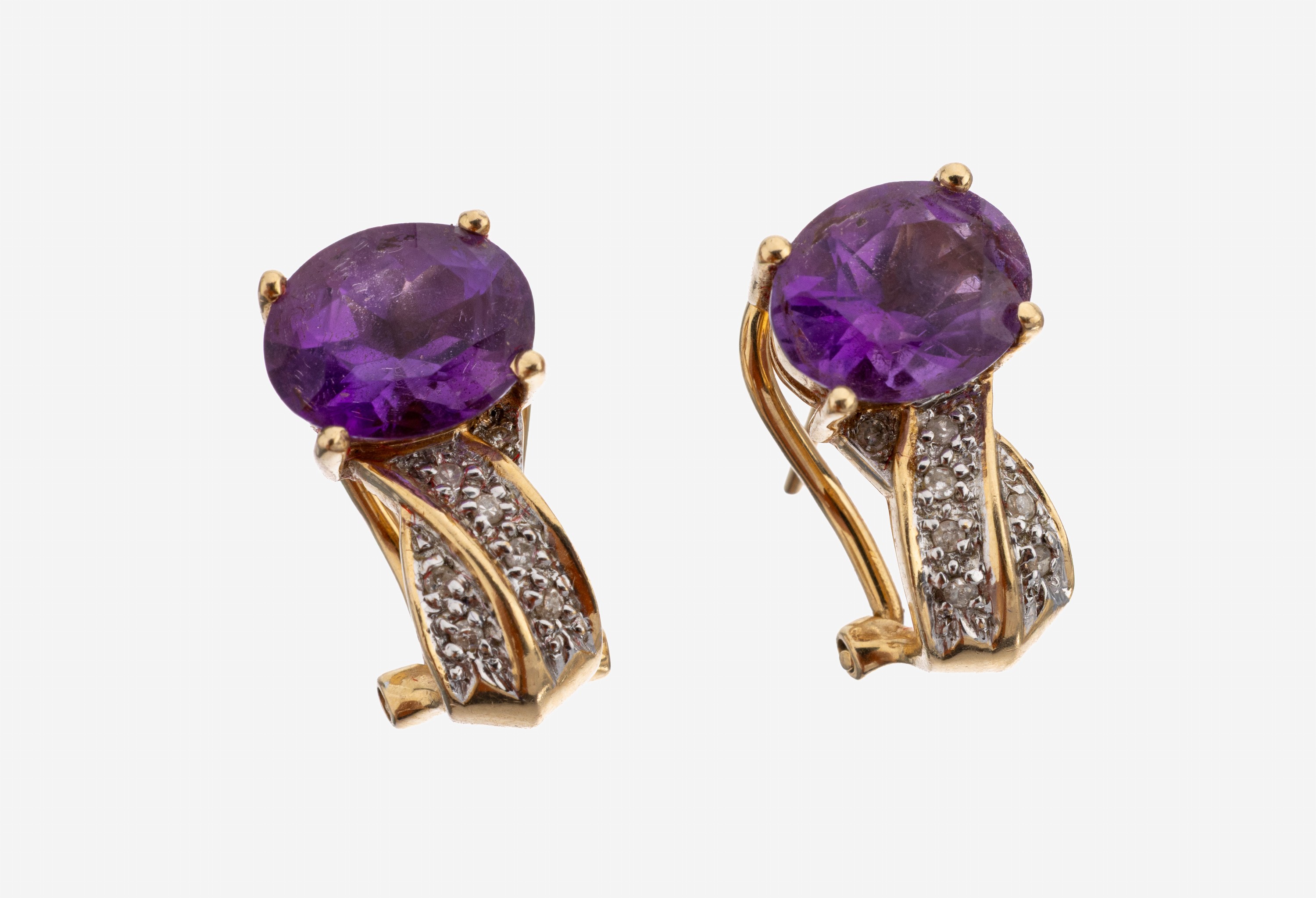 Image 27143138 - Paar 14 kt Gold Amethyst-Diamant-Ohrstecker, GG 585/000, 2 ovalfacett. Amethyste zus. ...