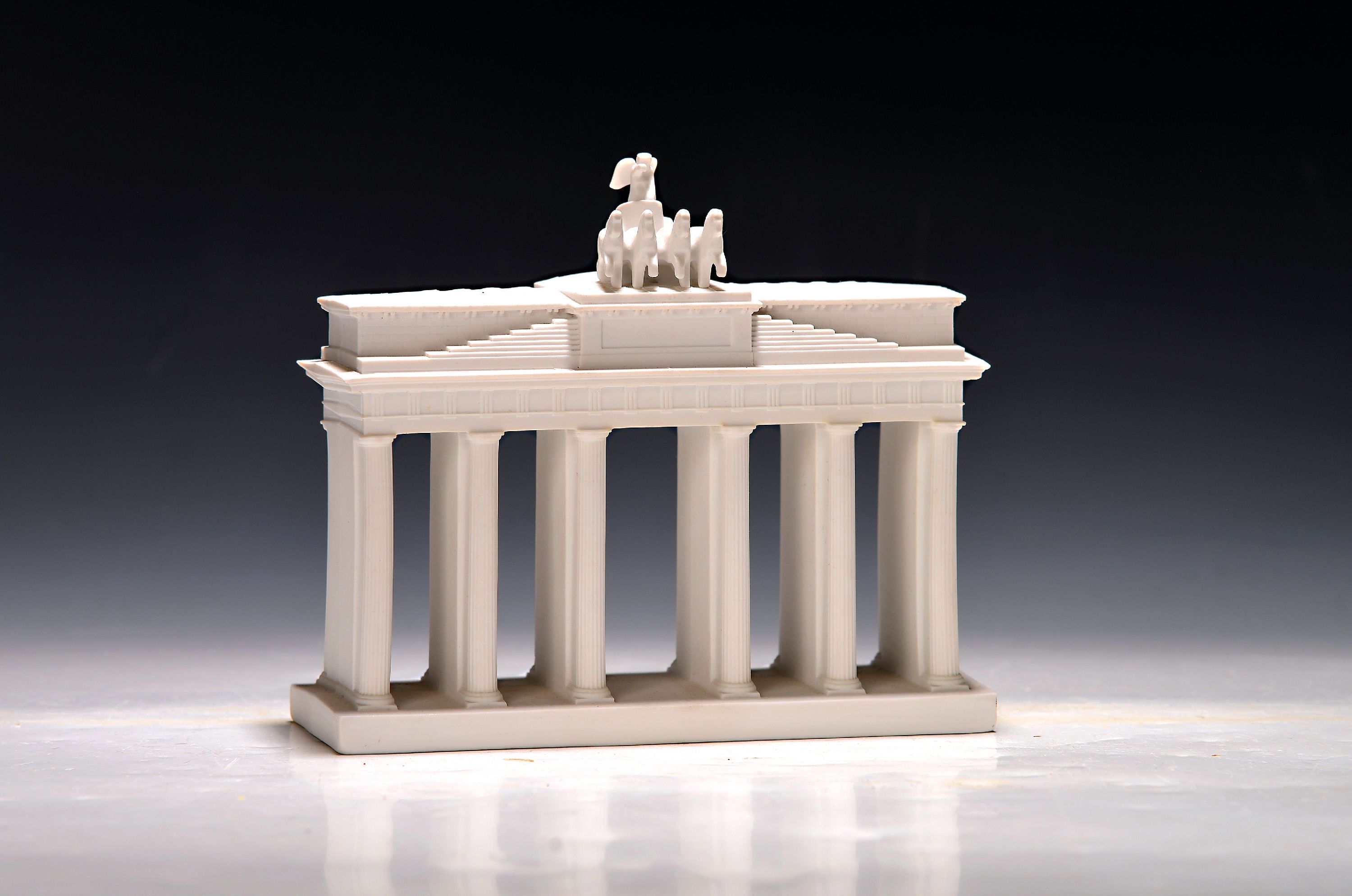 Image 27143677 - Brandenburg Gate, KPM, Berlin, 1993-2000, bisque porcelain, 15x17x7 cm