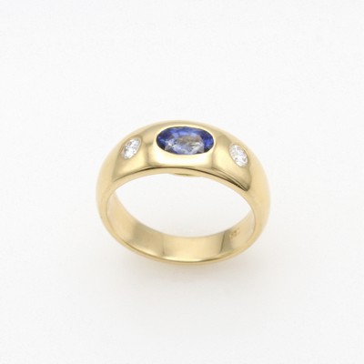 27143698a - Bandring mit Saphir und Brillanten, GG 750/ 000, ovaler Saphir ca. 1.39 ct, 2 Brill. ...