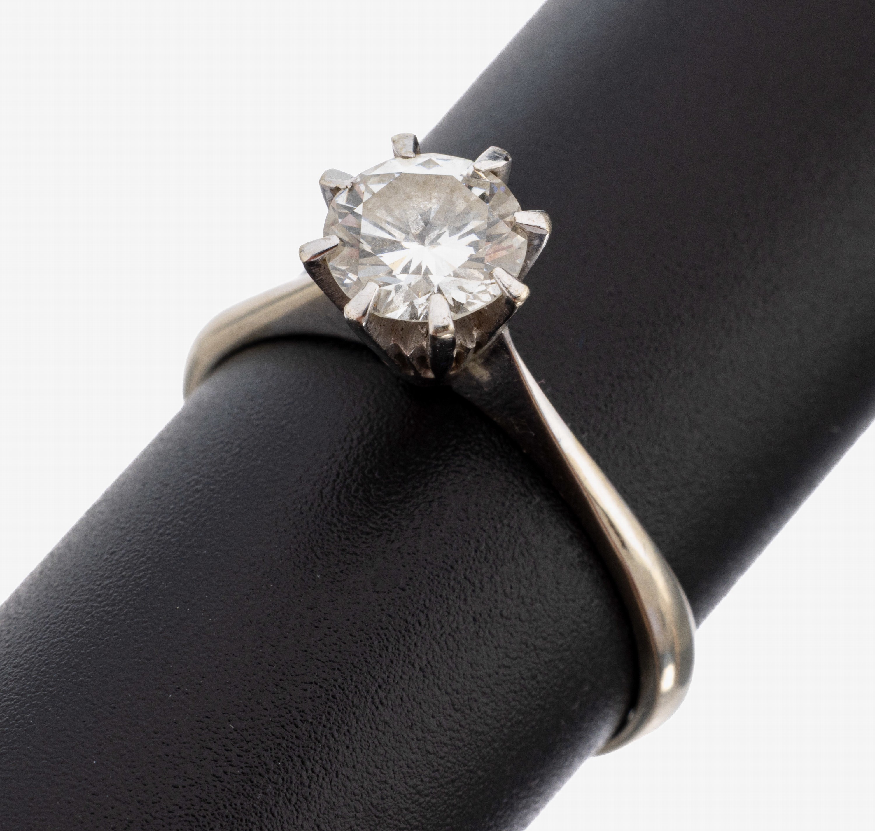 Image 27143790 - 18 kt Gold Brillant-Ring, WG 750/000, Brillant ca. 0.95 ct (grav.) Weiß/vvs, RW 57, ...