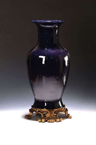 Image Große Ziervase mit Bronzemontur, wohl United Wilson Porcelain Company, Hong Kong, ...