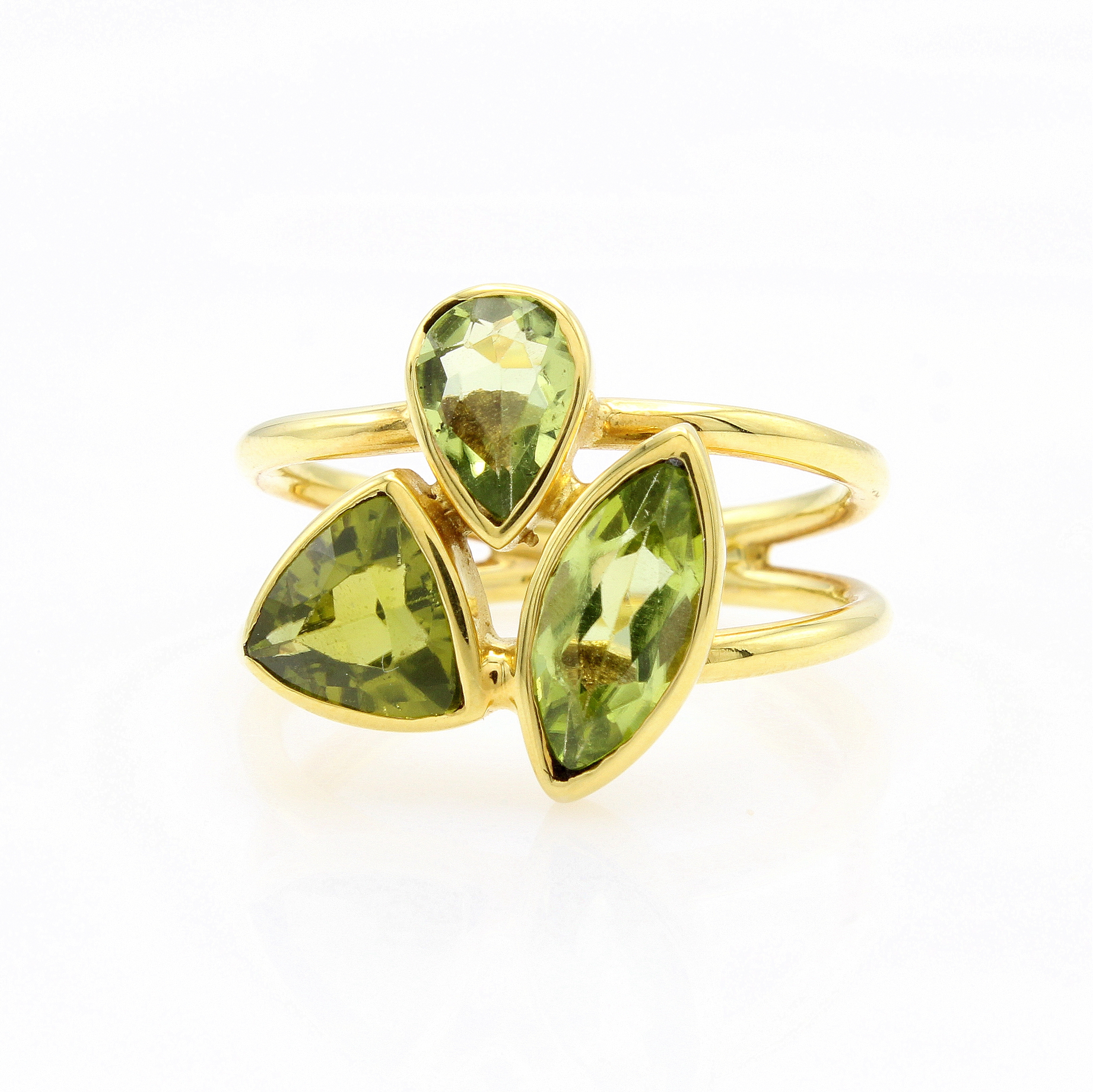 Image 27144085 - Ring mit Peridots, GG 585/000, 2-rhg. Schiene, 3 Peridots in versch. Schliffarten zus. ...