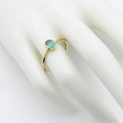 27144078a - Ring mit Smaragd, GG 585/000, ovaler Smaragd ca. 0.7 ct, Zargenfassung, RW ca. 59 ...
