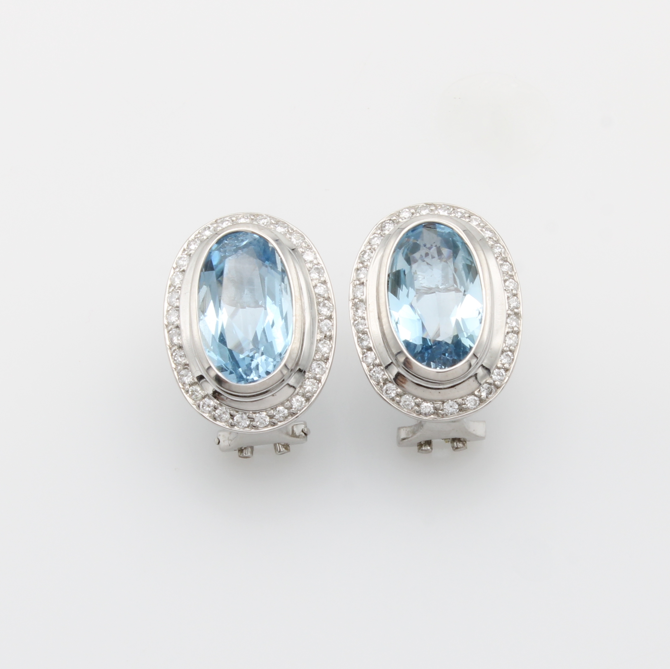 Image 27144169 - Paar Ohrstecker mit Aquamarinen und Brillanten, WG 750/000, 2 ovale Aquam. zus. ca. 5.05 ...