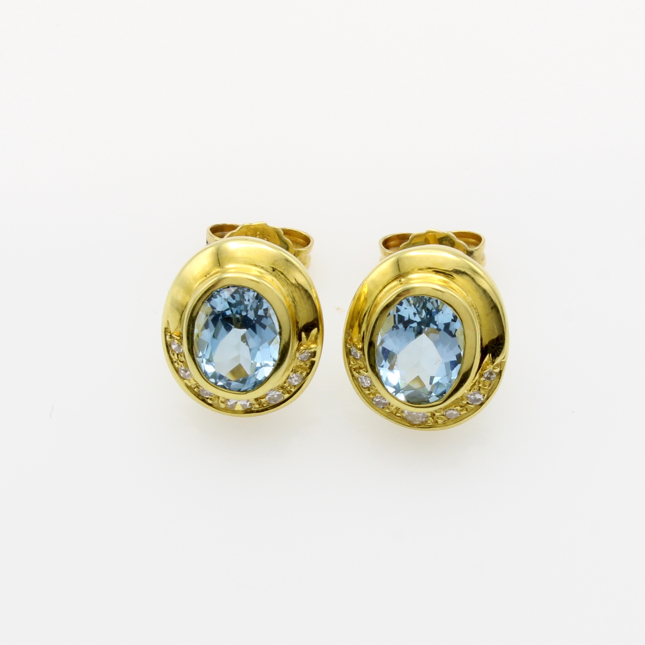 Image 27144171 - Paar Ohrstecker mit Aquamarinen und Diamanten, GG 585/000, 2 ovale Aquam. zus. ca. 2.3 ...