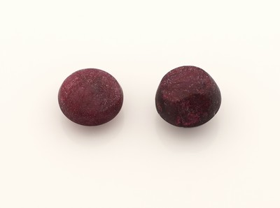 27144112a - Lot 2 lose Sternrubine, zus. ca. 4.35 ct, runde Cabochons Schätzpreis: 480, - EUR