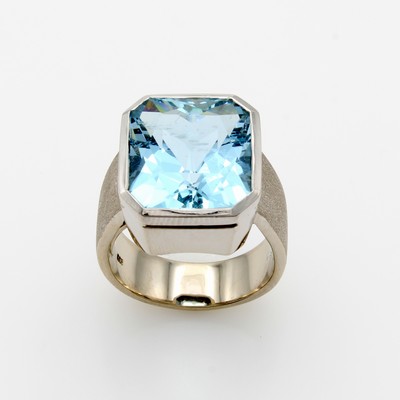 27144150a - Ring mit Aquamarin, WG 585/000, z.T. matt., 8-eckiger Aquam. ca. 12.34 ct, RW ca. 57 ...