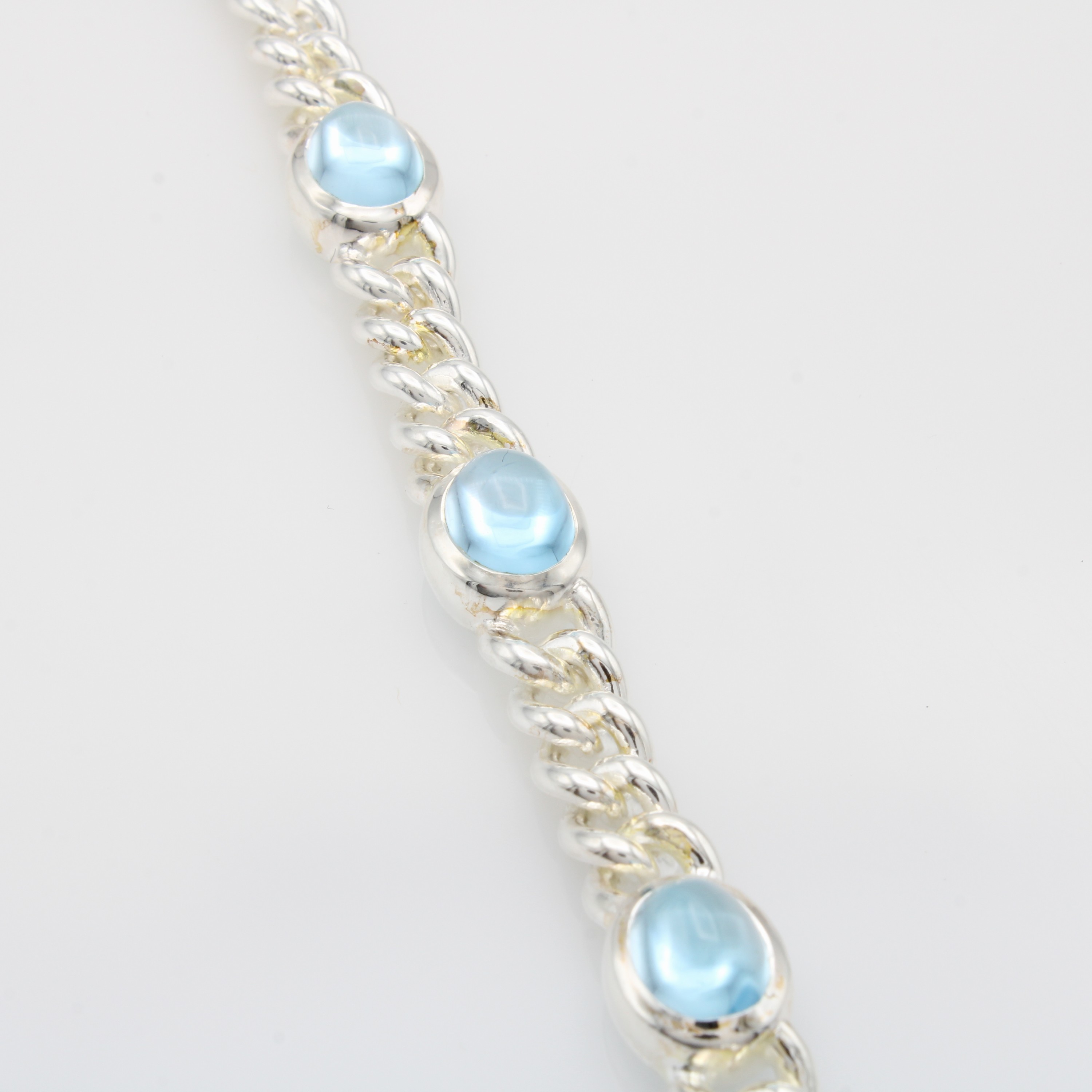 Image 27144211 - Rundpanzerarmband mit Blautopasen, 925er Silber, 5 ovale Blautopase (beh.), Kastenschl. ...
