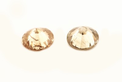 27144222a - Lot 2 lose Brillanten zus. ca. 0.78 ct NaturalFancy Braun/si-p, D. ca. 4.6 mm, (Rundisten ...
