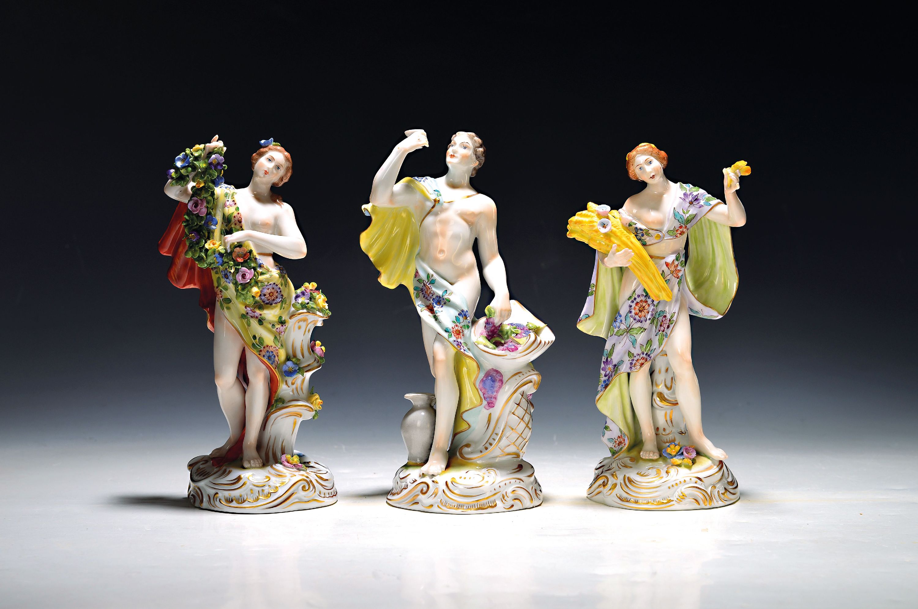 Image 27144363 - Drei Porzellanfiguren, Älteste Volkstedt, Frühling, Sommer und Herbst, polychrom ...