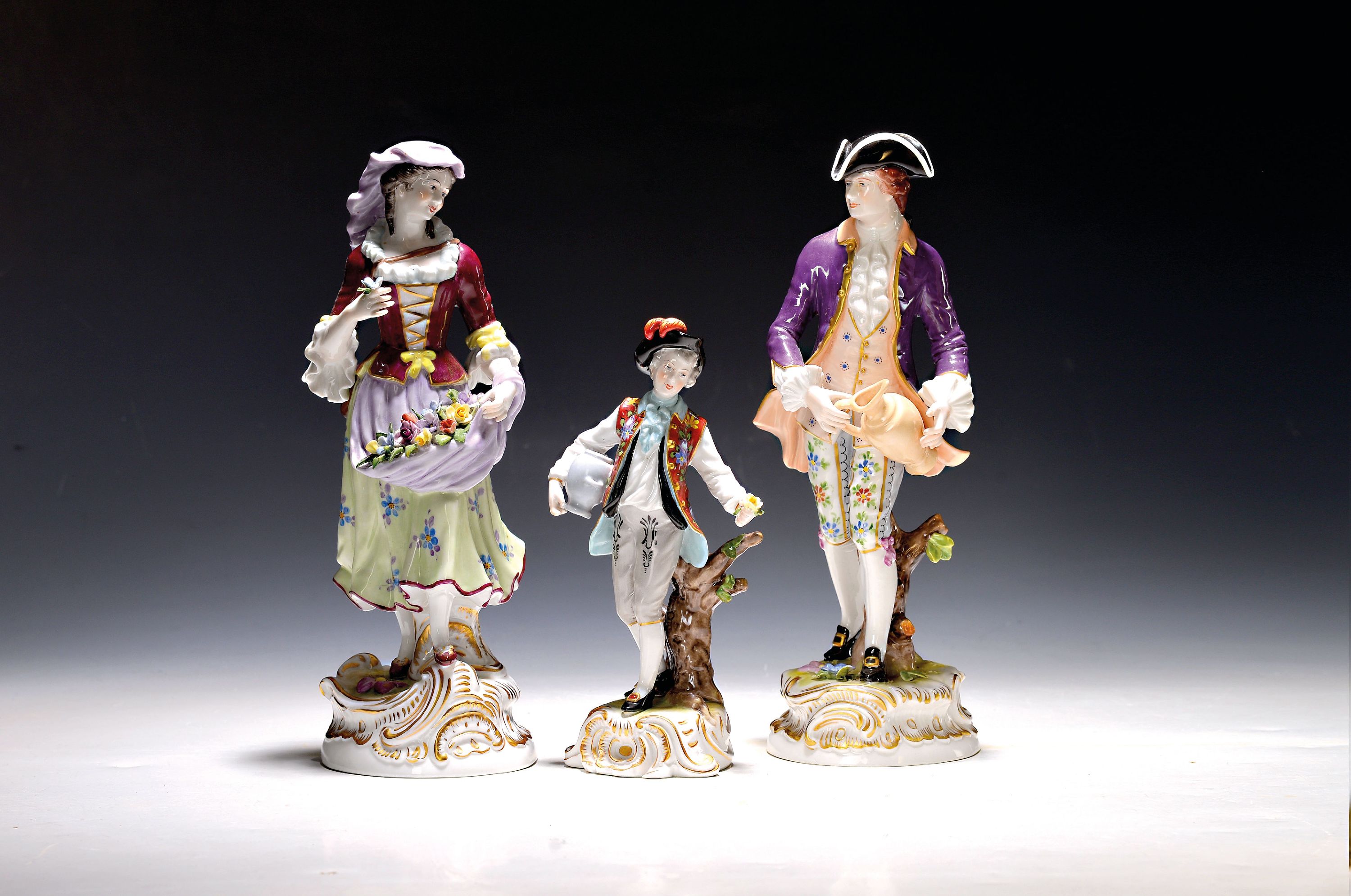 Image 27144365 - Großes Figurenpaar/Gärtnerpaar, Älteste Volkstedt, 2. Hälfte 20. Jh., dazu einzelner ...