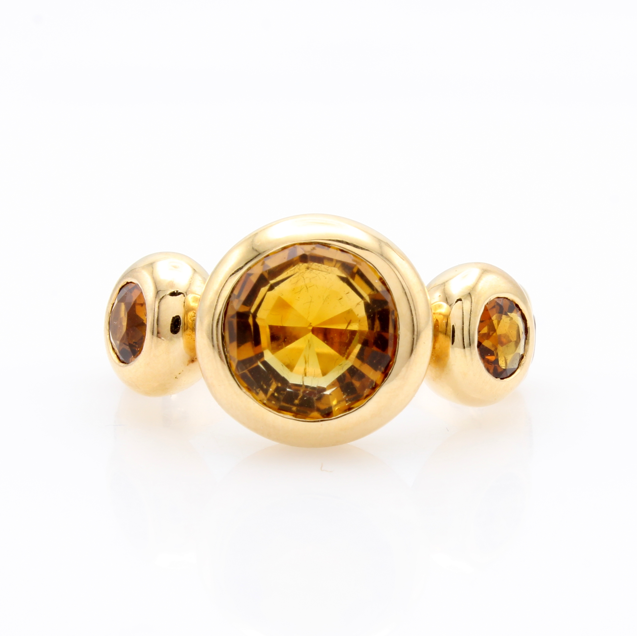 Image 27144676 - Ring mit Citrinen, RoséG 750/000, 5 Citrine im Verlauf zus. ca. 4 ct, breite, glatte ...