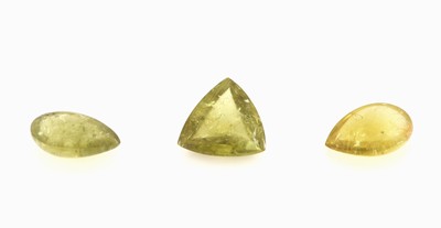 27144936a - Lot 3 lose Mali-Granate, zus. ca. 15.86 ct, 2 x Tropfen, 1 x Triangel Schätzpreis: 600, ...