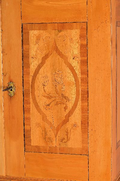 27145032b - Secretary a trois corps, 18th century, cherry tree veneer, two-door top with elaborately ...