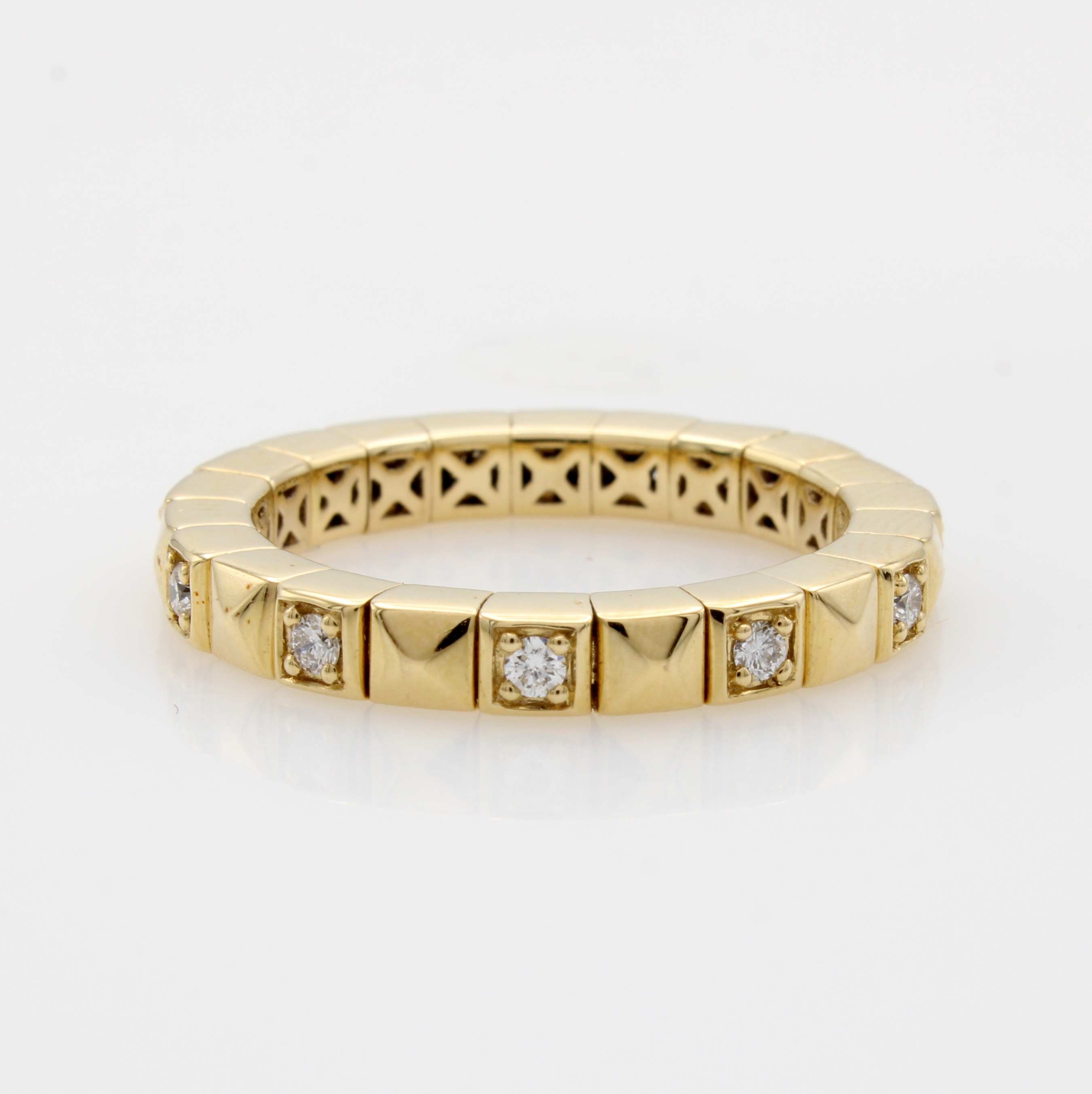 Image 27145345 - Ring mit Brillanten, GG 585/000, carréef. Elemente z.T. bes. m. Brill. zus. ca. 0.20 ct ...