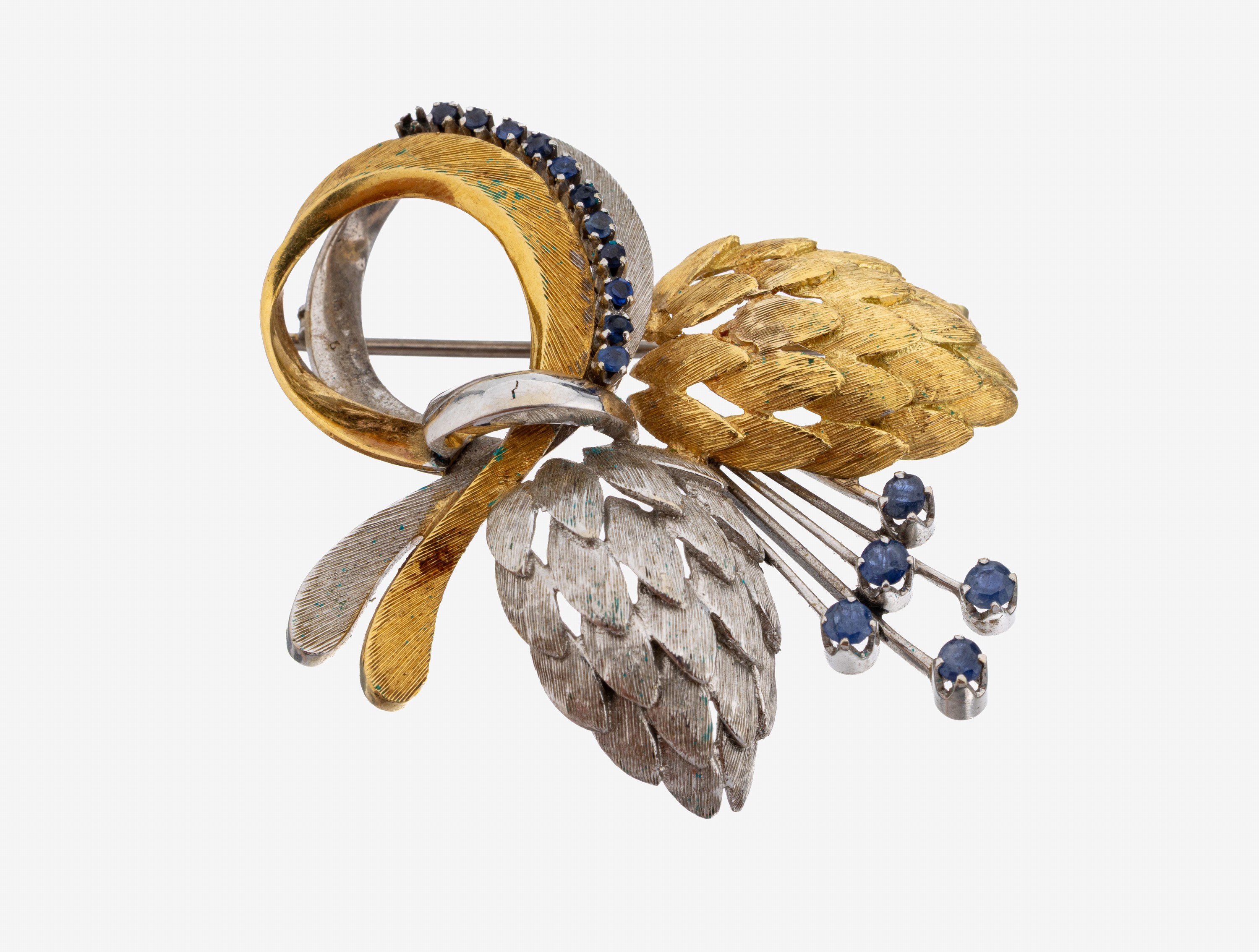 Image 27145407 - 18 kt Gold Saphir-Brosche, 1970er Jahre, GG/WG 750/000, stil. Schleife mit Blättern, ...