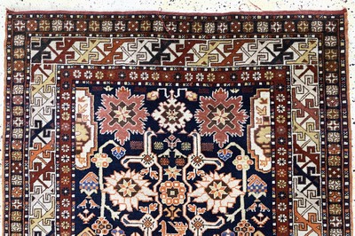 27145605a - Kazak, Azerbaijan, Mitte 20.Jhd, Wolle auf Wolle, ca. 214 x 122 cm, EHZ: 2 ...