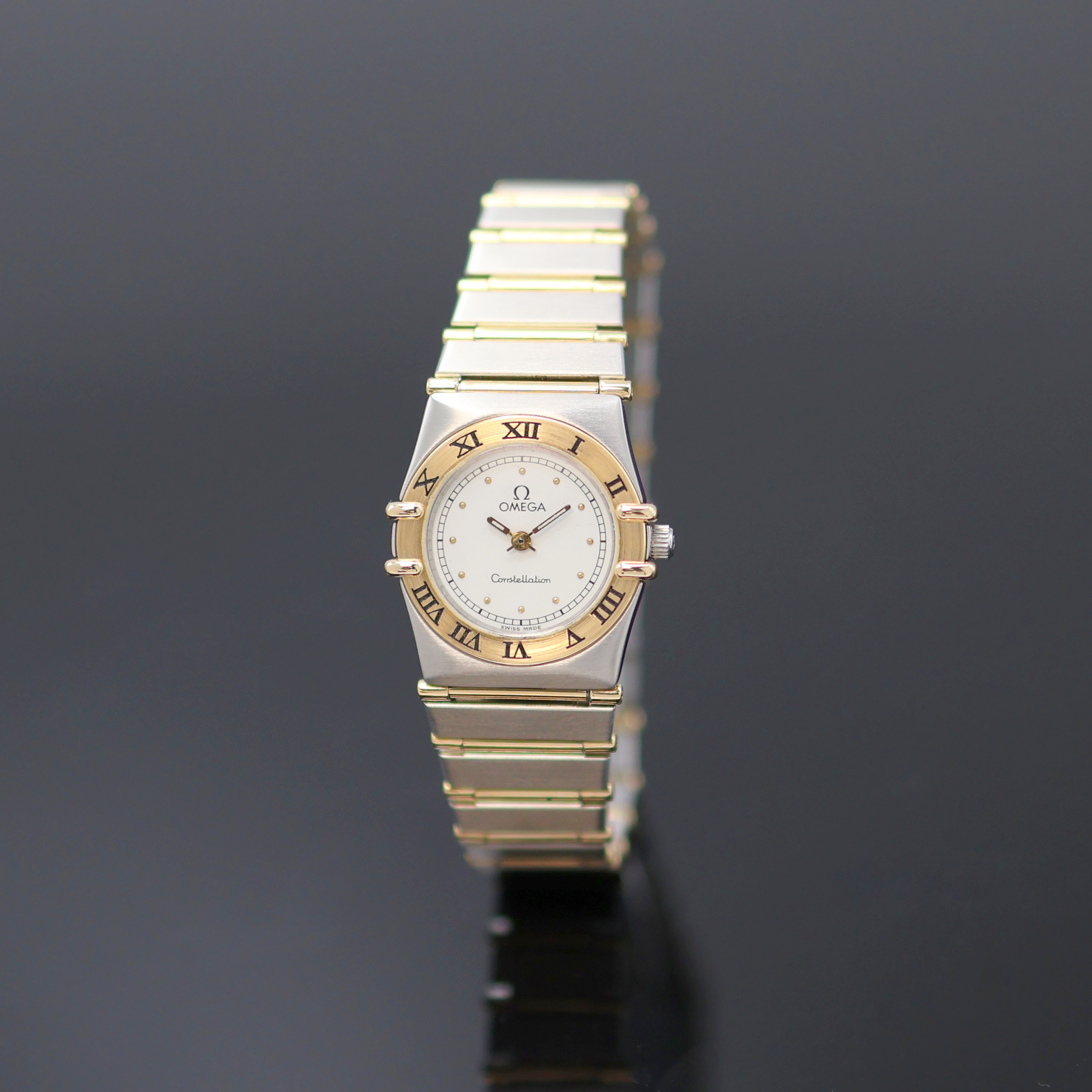 Image 27145704 - OMEGA Constellation Damenarmbanduhr Referenz 795.1080, quarz, Edelstahl/Gold, Boden ...