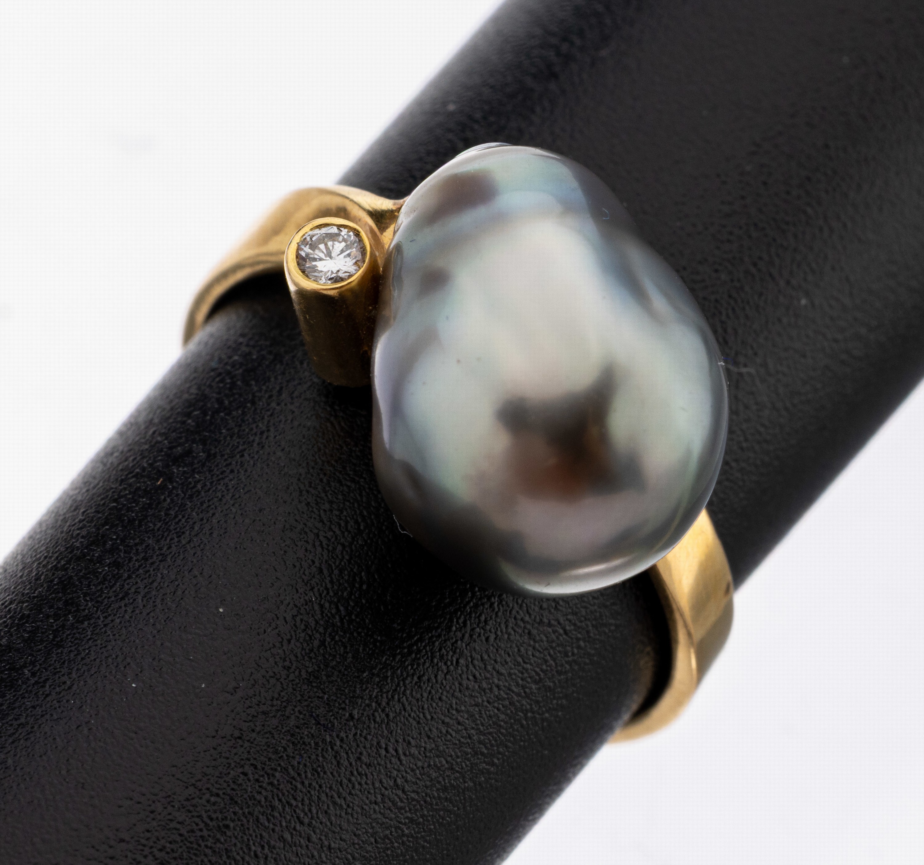 Image 27146066 - 18 kt Gold Perl-Brillant-Ring, GG 750/000, barocke Tahitizuchtperle, schönes Lüster, ...