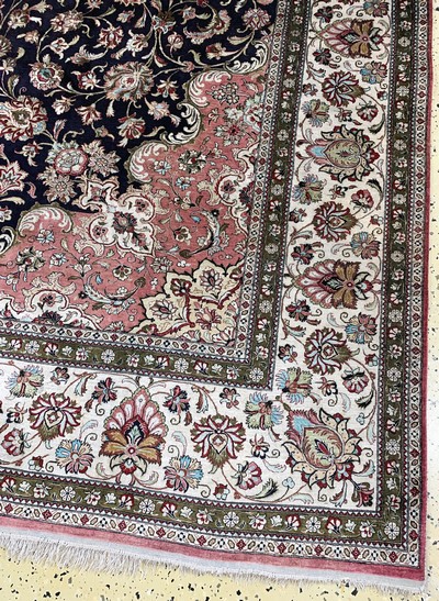 27146551a - Ghom Seide Persien, signiert´Sadeghzadeh´, Mitte 20.Jhd, reine Naturseide, ca. 349 x ...