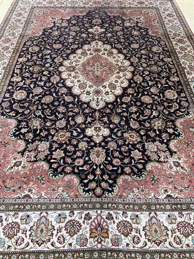 27146551h - Ghom Seide Persien, signiert´Sadeghzadeh´, Mitte 20.Jhd, reine Naturseide, ca. 349 x ...