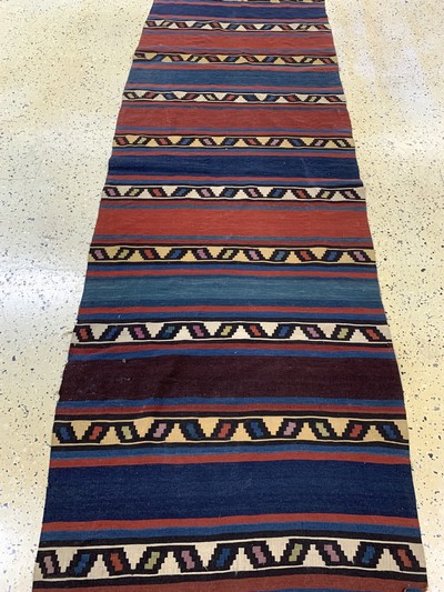 27146563d - Schirwan Kelim antik, Kaukasus, um 1900, Wolle auf Wolle, ca. 278 x 94 cm, EHZ: 2, ...